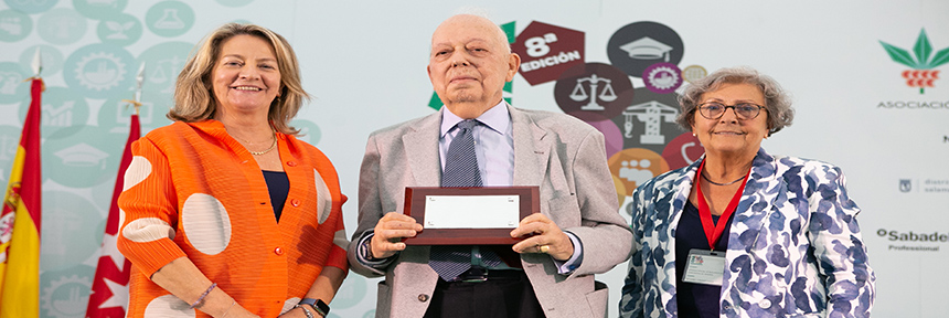 La Unión Interprofesional galardona a Aparejadores Madrid como colegio más innovador
